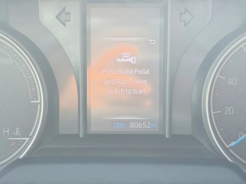 Used 2021 Toyota Venza LE image 25