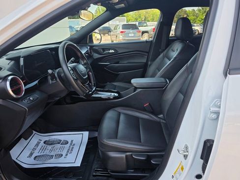 Used 2024 Chevrolet Trax RS w/ Driver Confidence Package FWD image 3