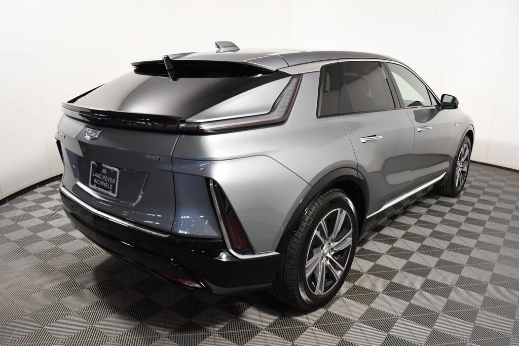 Used 2024 Cadillac Lyriq Luxury RWD image 6