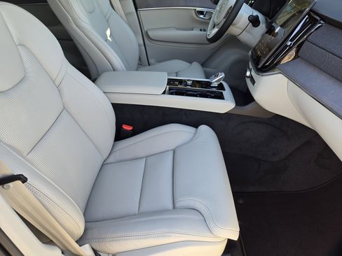 New 2026 Volvo XC90 B6 Ultra w/ Protection Package image 16