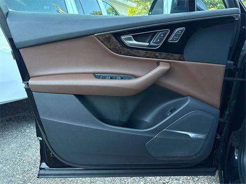 Used 2018 Audi Q7 3.0T Prestige w/ Prestige Package image 22