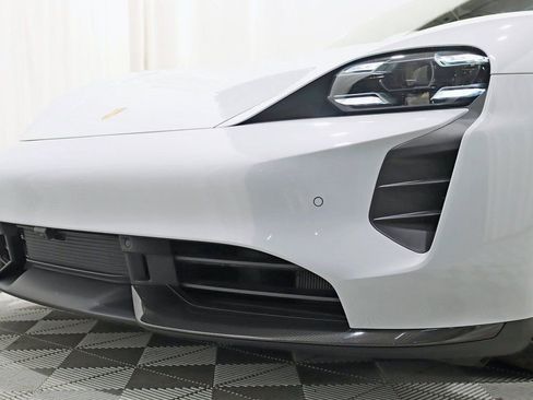 Used 2024 Porsche Taycan GTS image 8