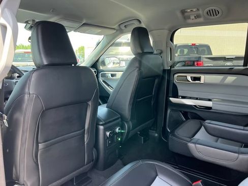 Certified 2023 Ford Explorer XLT w/ Equipment Group 202A AWD/4WD image 36
