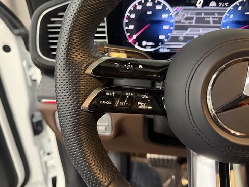 Used 2024 Mercedes-Benz GLS 450 4MATIC image 29