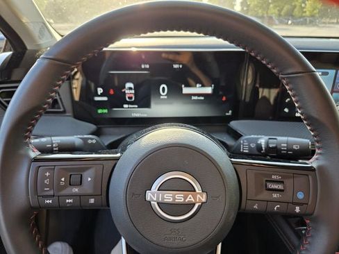 Used 2025 Nissan Kicks SR w/ Illumination Package FWD image 23
