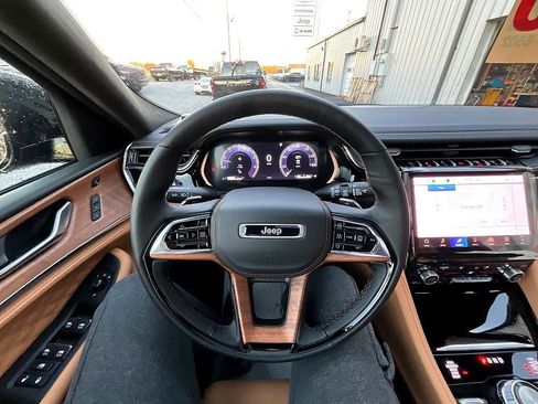 New 2025 Jeep Grand Cherokee Summit image 23