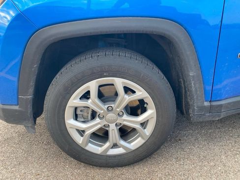 Used 2024 Jeep Compass Latitude w/ Convenience Group AWD/4WD image 12