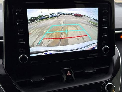 Used 2021 Toyota Corolla LE FWD image 24