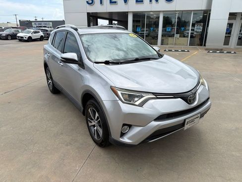 Used 2018 Toyota RAV4 XLE FWD image 3
