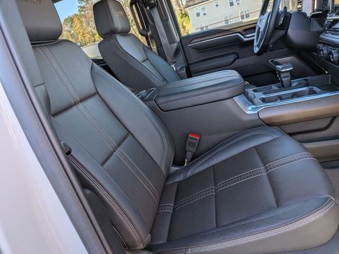 Used 2025 Chevrolet Silverado 1500 High Country w/ High Country Premium Package AWD/4WD image 33