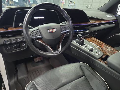 Used 2023 Cadillac Escalade Premium Luxury w/ Performance Package image 16