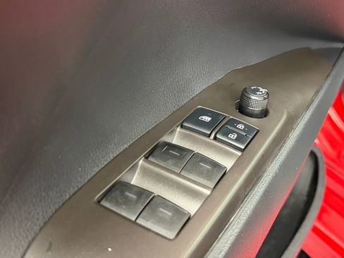 Certified 2021 Toyota Camry SE w/ Convenience Package image 18