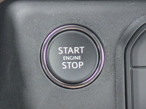 New 2026 Land Rover Defender 110 X-Dynamic SE image 17