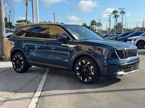 Used 2025 Kia Sorento SX FWD image 33