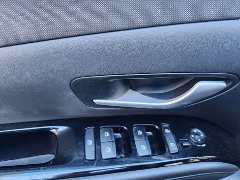 Certified 2022 Hyundai Tucson Limited image 9