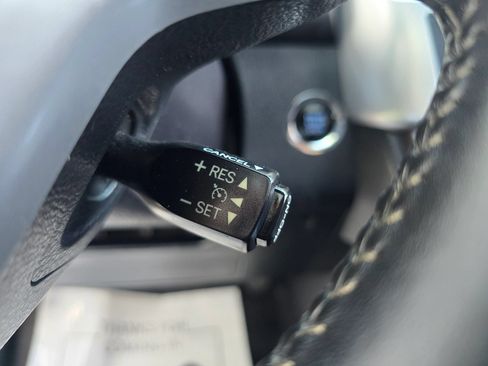 Used 2015 Toyota Highlander XLE FWD image 30