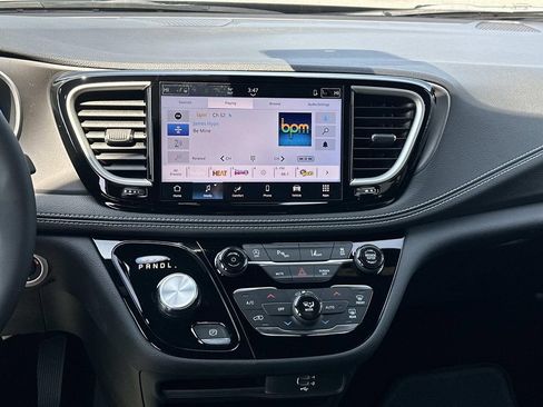 New 2026 Chrysler Pacifica Select w/ S Appearance Package FWD image 19