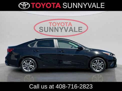 Used 2023 Kia Forte LXS FWD image 9