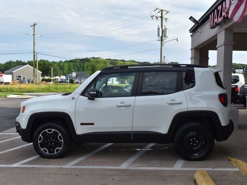 Used 2017 Jeep Renegade Trailhawk AWD/4WD image 5