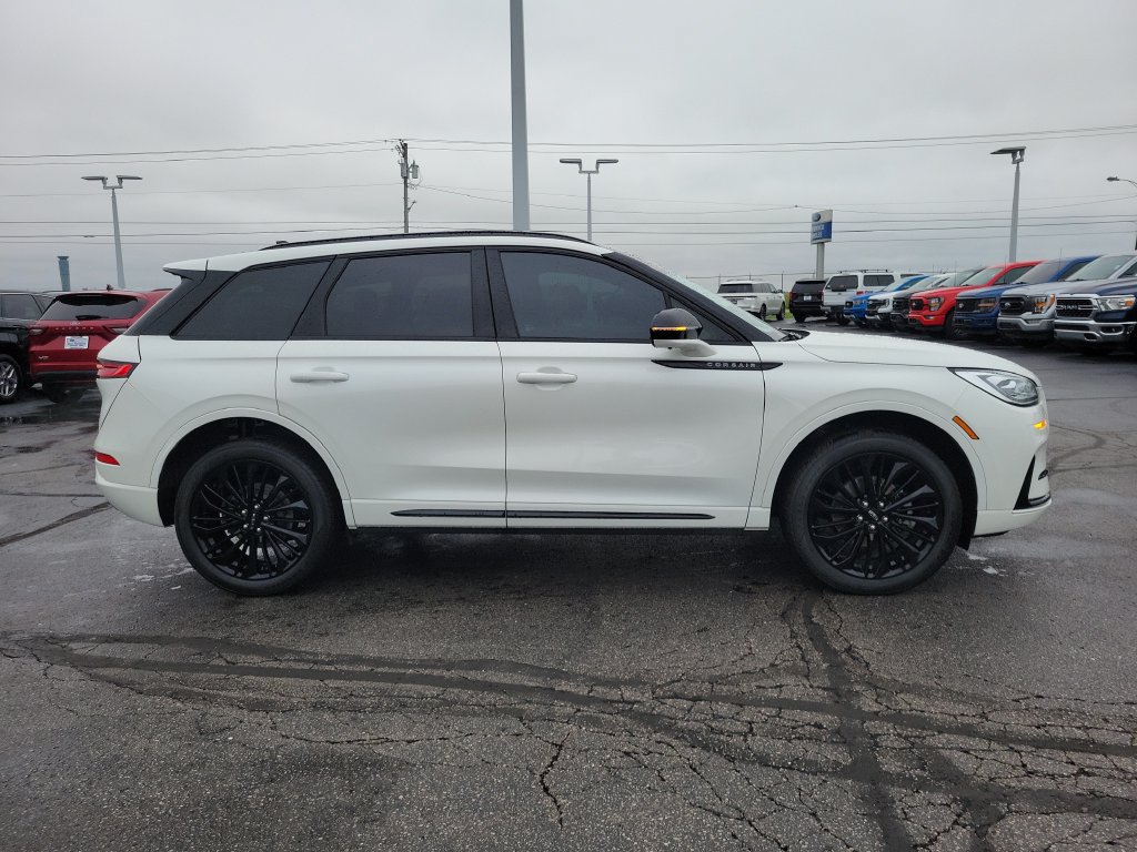 Certified 2023 Lincoln Corsair Reserve w/ Equipment Group 201A AWD/4WD image 3