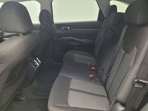 Used 2021 Kia Sorento LX FWD image 18