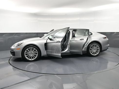 Certified 2022 Porsche Panamera 4 AWD/4WD image 36