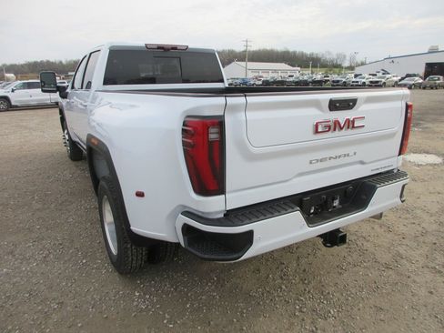 New 2026 GMC Sierra 3500 Denali w/ Denali Reserve Package AWD/4WD image 9