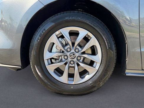 Certified 2025 Toyota Sienna LE FWD image 12