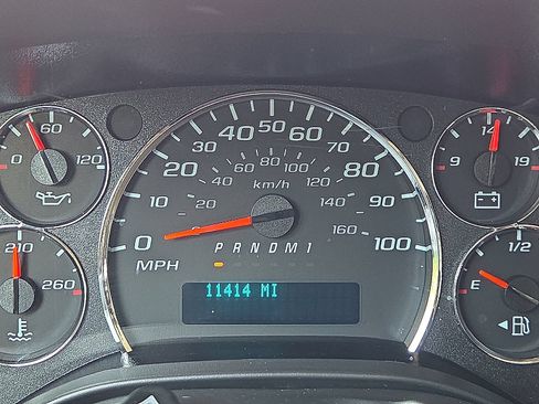 Used 2025 Chevrolet Express 2500 w/ Driver Convenience Package RWD image 23
