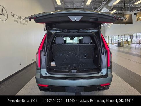 Used 2024 Cadillac Escalade Sport Platinum w/ LPO, ONYX Package AWD/4WD image 19