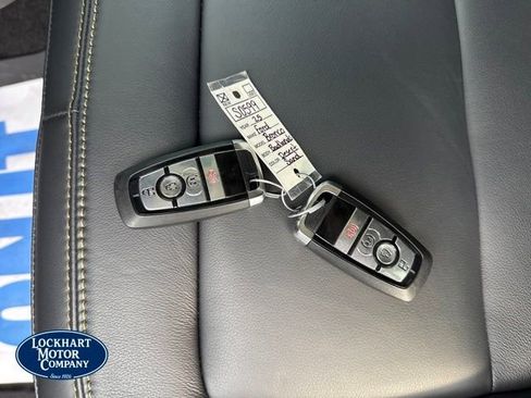 New 2025 Ford Bronco Badlands image 29