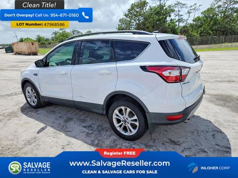 Used 2018 Ford Escape SE image 3