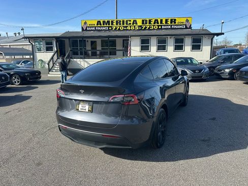 Used 2024 Tesla Model Y Long Range image 8