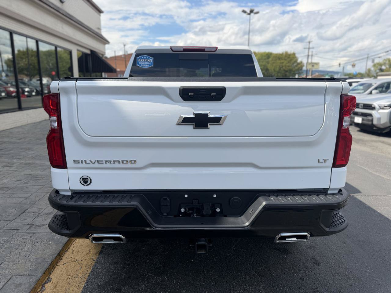 Used 2025 Chevrolet Silverado 1500 LT Trail Boss w/ Convenience Package II AWD/4WD image 8