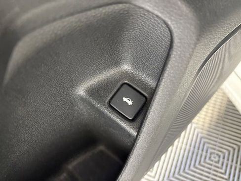 Used 2019 Honda Insight Touring image 18