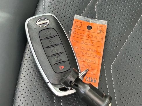 Used 2025 Nissan Pathfinder Platinum FWD image 55