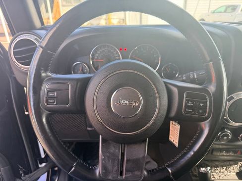 Used 2018 Jeep Wrangler Unlimited Sahara AWD/4WD image 17