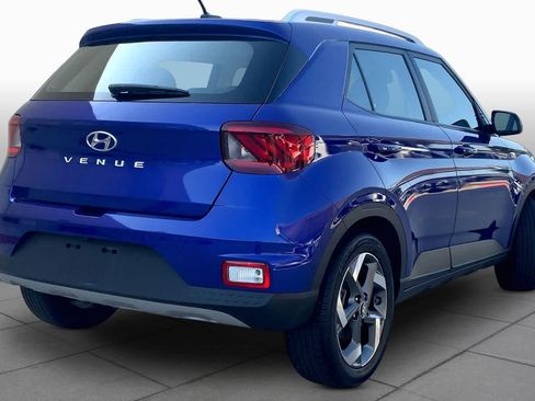 Certified 2025 Hyundai Venue SEL FWD image 12