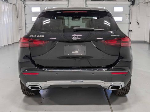 Used 2026 Mercedes-Benz GLA 250 4MATIC image 8