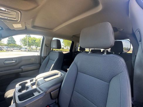 Used 2020 Chevrolet Silverado 1500 Custom w/ Custom Value Package RWD image 6