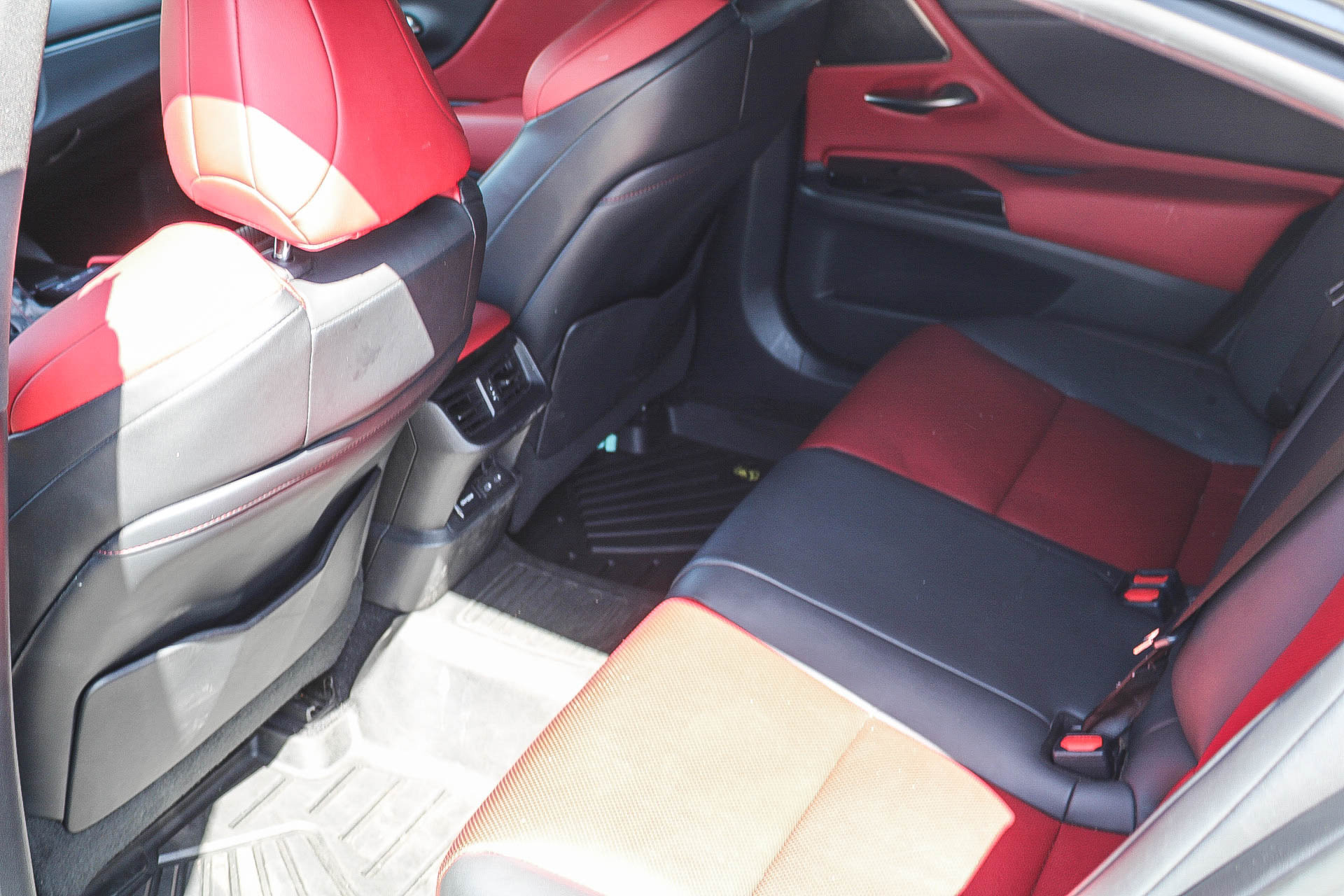 Used 2022 Lexus ES 350 F Sport w/ Accessory Package 2 FWD image 20