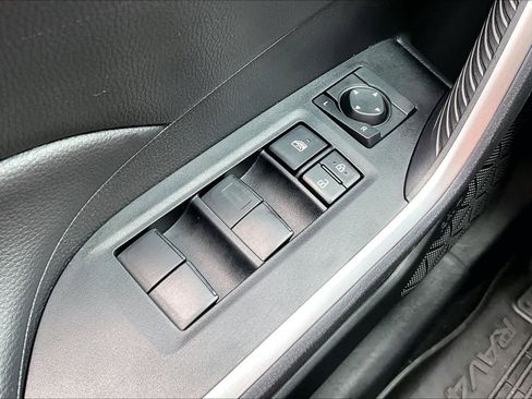 Certified 2024 Toyota RAV4 LE AWD/4WD image 33