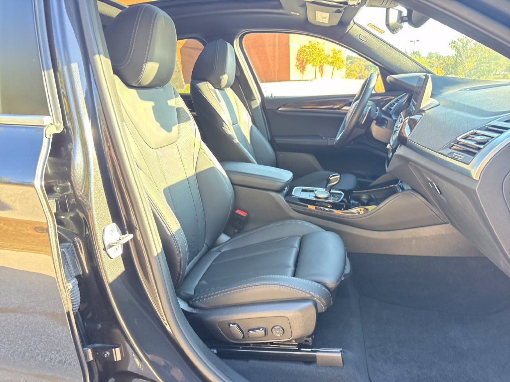 Used 2024 BMW X4 xDrive30i w/ Parking Assistance Package AWD/4WD image 29