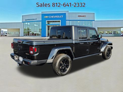 Used 2022 Jeep Gladiator Sport AWD/4WD image 7