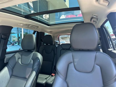 Used 2025 Volvo XC90 B5 Core w/ Protection Package Premier AWD/4WD image 5