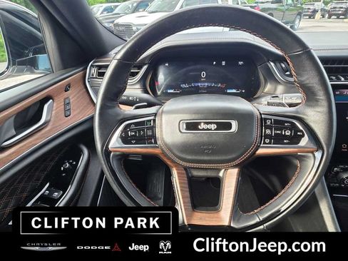 Used 2023 Jeep Grand Cherokee Summit AWD/4WD image 21