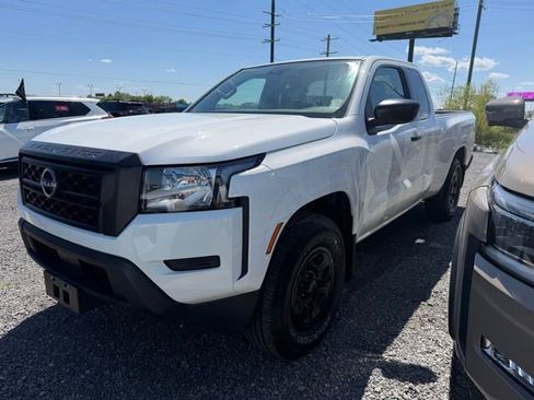 Used 2022 Nissan Frontier S w/ Technology Package RWD image 5