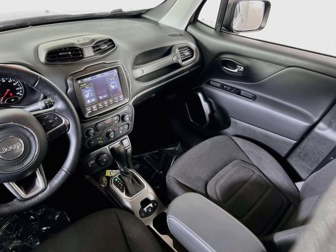 Used 2022 Jeep Renegade Latitude w/ Convenience Group AWD/4WD image 24