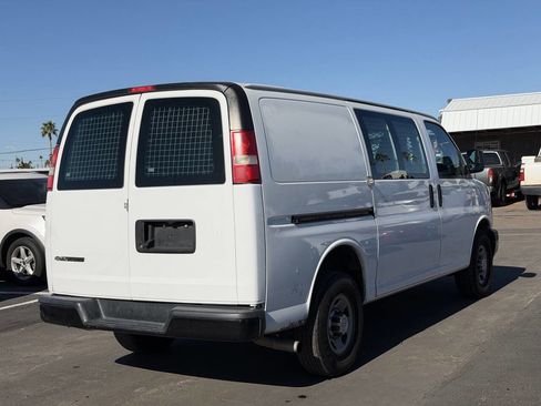 Used 2017 Chevrolet Express 2500 image 13