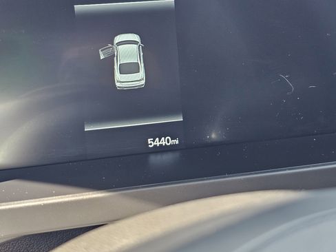 Certified 2025 Hyundai Elantra Sport image 8